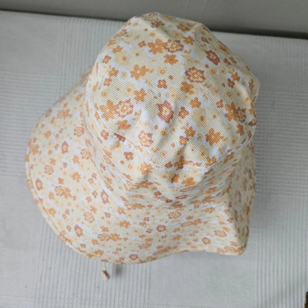 Lack Of Color Holiday Floral Bucket Hat Sz S/M Peach Bloom Canvas‎ Ditsy Print